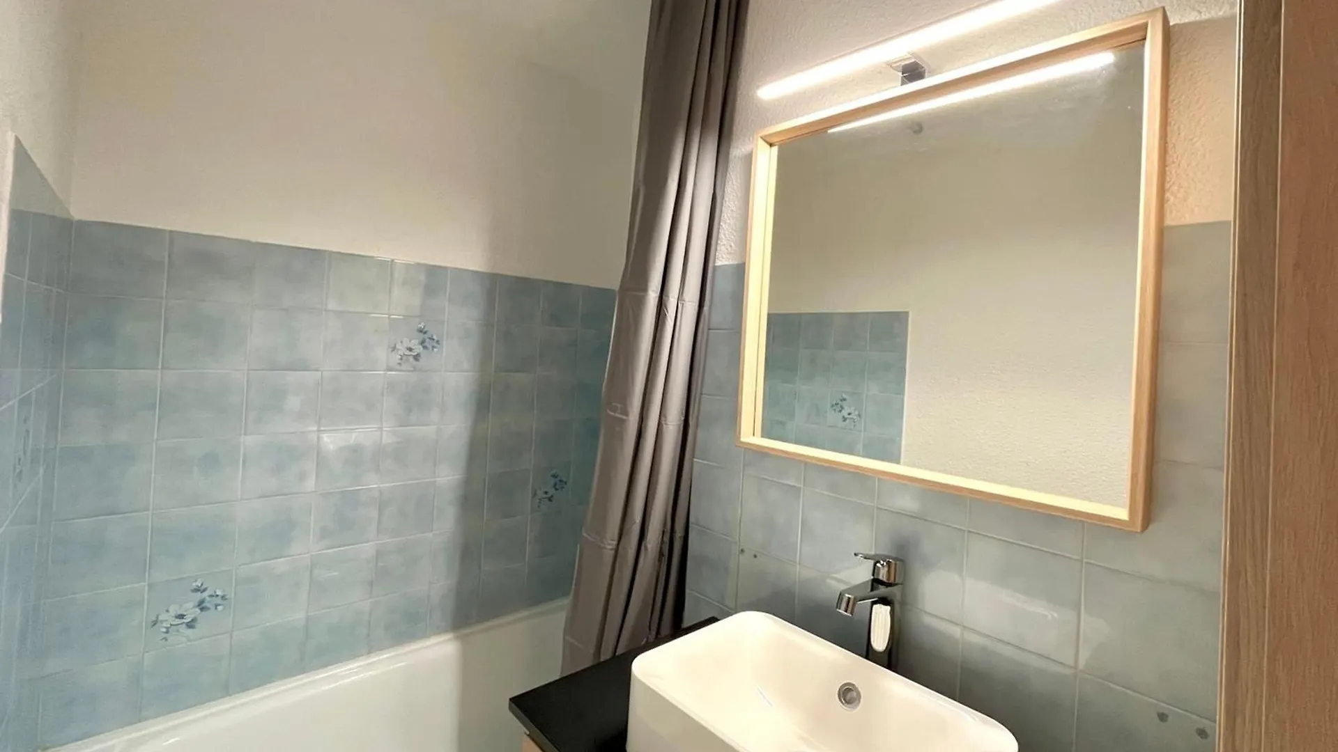 Apartment With Terrace And View On The Mont Blanc Demi-Quartier